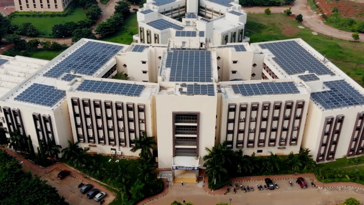 mansukhmandviya's tweet photo. AIIMS Bhubaneswar looks absolutely stunning! 🏥 https://t.co/6J0RbeI6ZO
