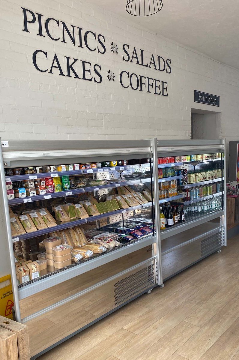 WilliamsRef's tweet photo. These Multidecks were spotted at Leonardslee Lakes & Gardens cafe in West Sussex. They look great, have a large capacity, security shutters and deliver on performance. 💪
👇
https://t.co/BYiSJl5Ack
#multidecks #multideck #chilled #display #refrigeration https://t.co/wYbYp0NmGY