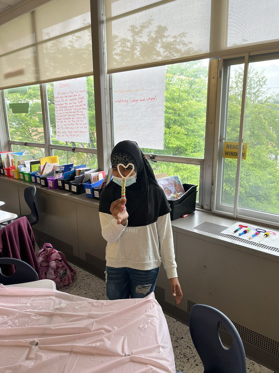 2ndGradeSpecial's tweet photo. Our students were “blown” away in our art activity in @21stScsd at @KeaneElementary #bubblewands #schenectadyrising https://t.co/BEaskn7vGP