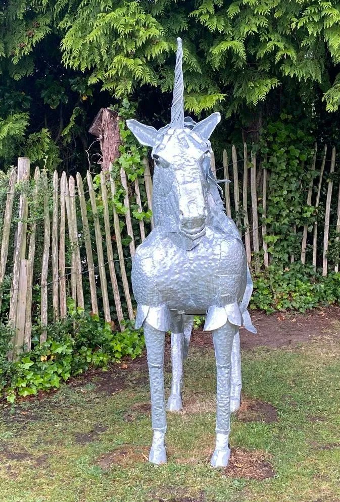 OHCandAT's tweet photo. Thank you @jeremy_hunt for officially naming St Dominic’s School’s latest sculpture. Mr Hunt, MP was impressed by the craftsmanship of ‘Dave’ the metal unicorn, students explained how under the direction of artist @alisoncatchlove they enjoyed learning metalwork design skills. https://t.co/AyMy1sdlRm