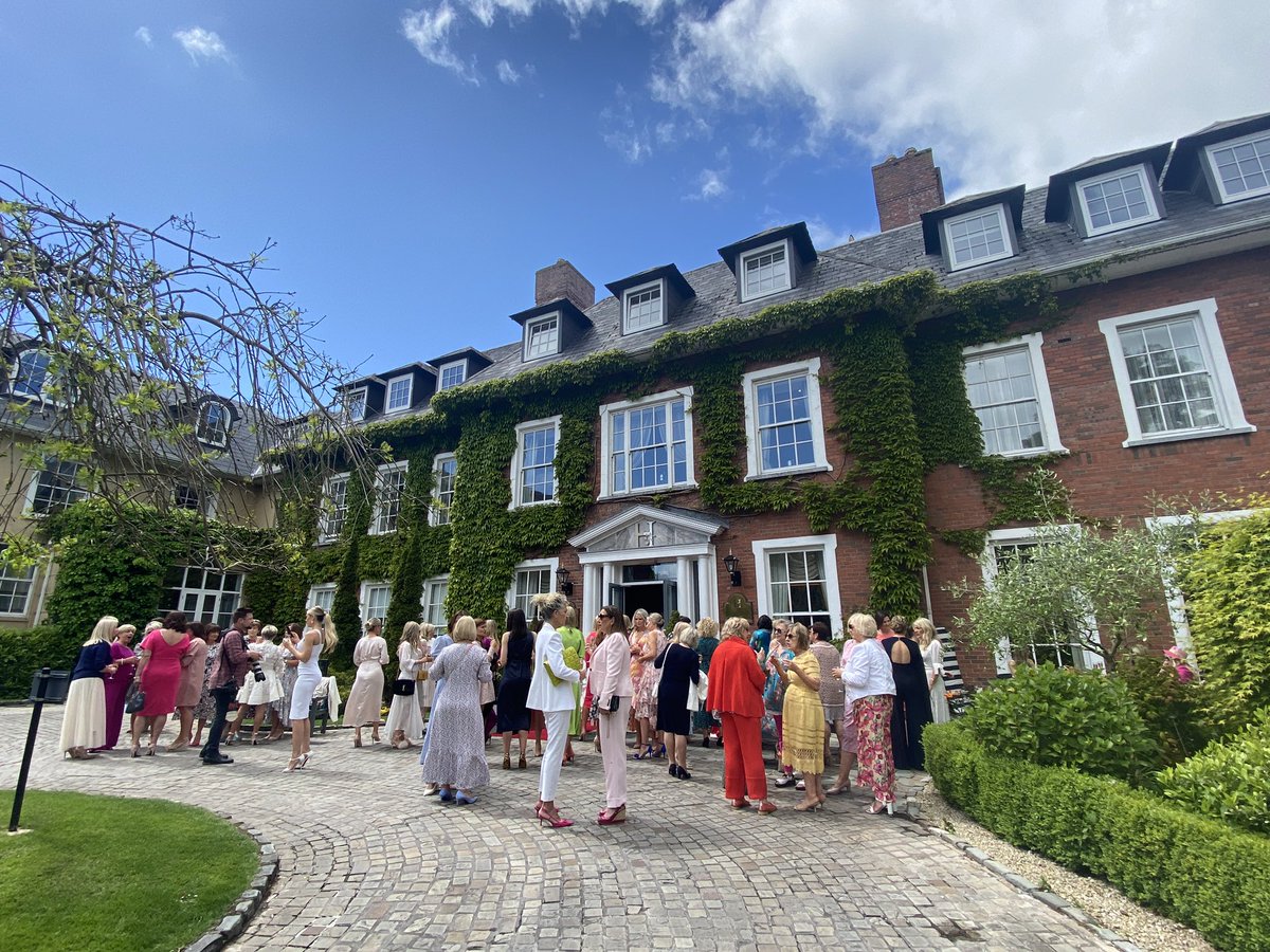 CorkARCcancer's tweet photo. A fantastic turnout at The Hayfield Manor Hotel for the Dunnes Stores Annual Autumn Lunch in aid of #CorkARC #Room4ARC https://t.co/u1nOWVNfwl