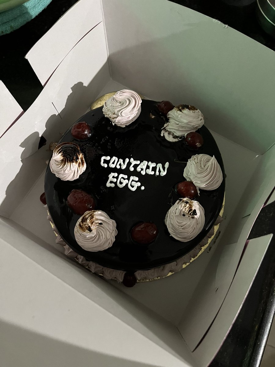 So I ordered a cake from a renowned bakery in Nagpur, through #Swiggy. In the order details I mentioned “Please mention if the cake contains egg”. I am speechless after receiving the order 👇🏼