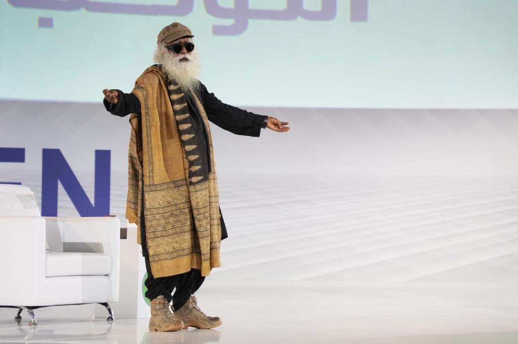 cpsavesoil's tweet photo. .@SadhguruJV emphasizes that there is no such magical place in the known universe where if you sow death it sprouts life.
#SaveSoilDubai #SaveSoil 
Action Now: https://t.co/z6MmqMf5nE
#ConsciousPlanet https://t.co/yuSus15cNJ