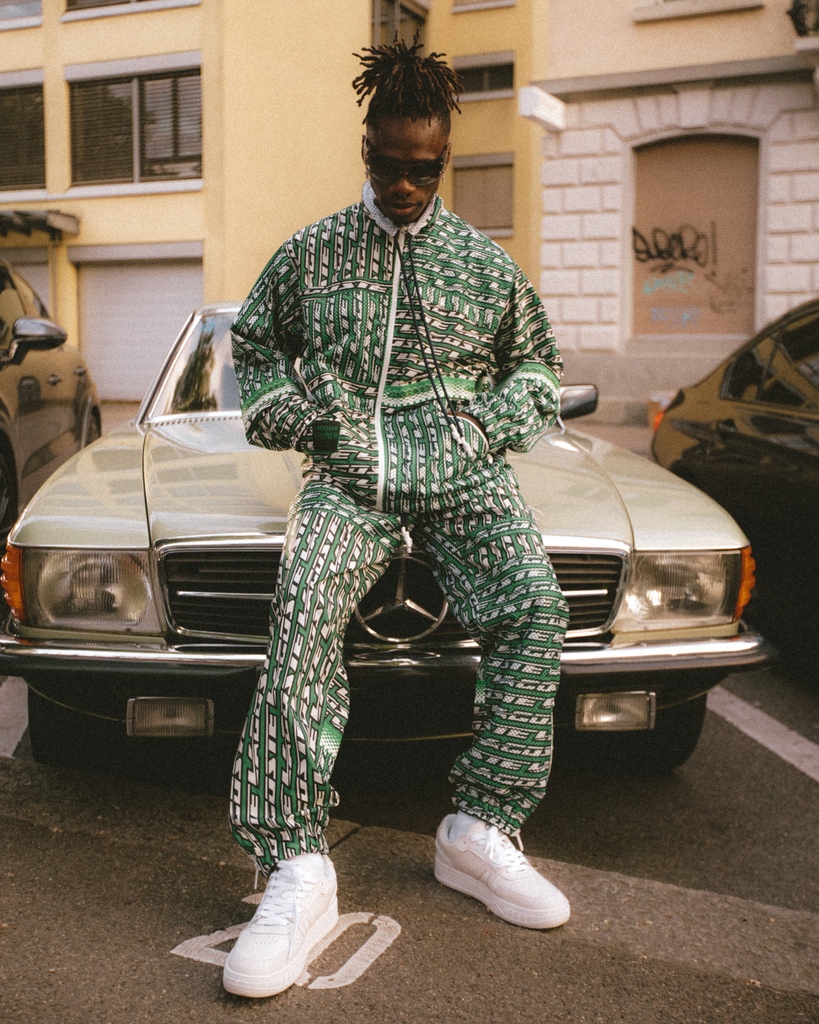 on Twitter: "COMING SOON 🐊 Nothing beats a full Lacoste Tracksuit in our opinion. Set releasing online and in stores the 23.05.22 - @louise_trotter_ #Lacoste 🐊 - Twitter