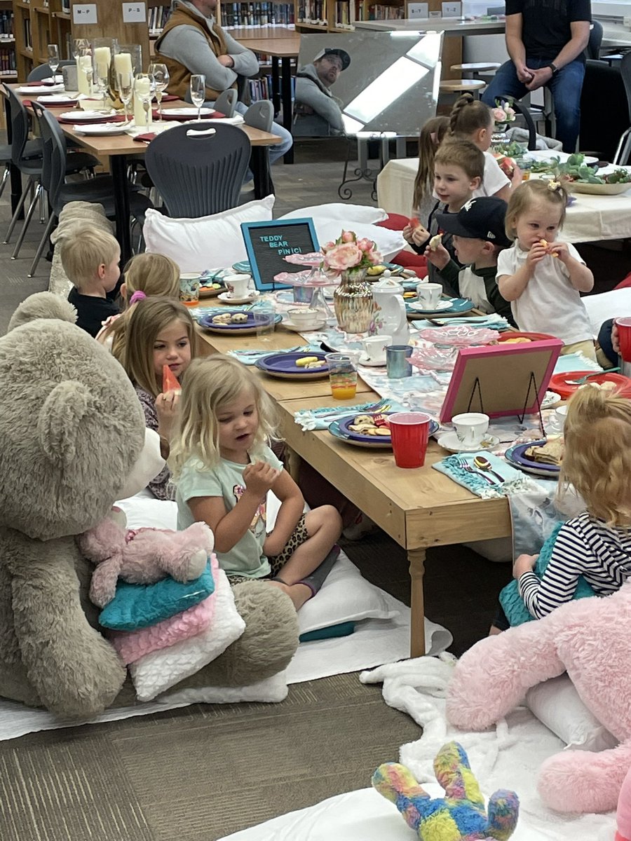 LindaleSchool's tweet image. Thanks luxuryrosesk.com for our incredible pre-k teddy bear picnic! This is what it’s all about! #learningtogether  @Amanda_239 #prek