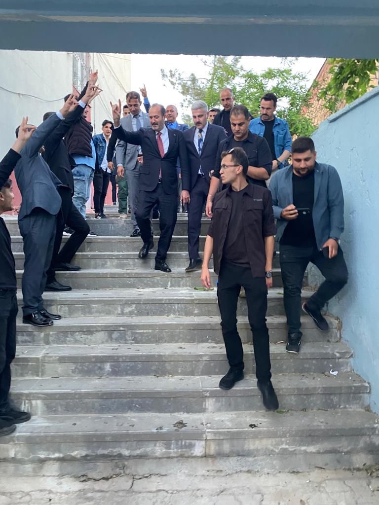 TmrOsmanagaoglu's tweet photo. Adım Adım 2023;İlçe İlçe Anlatma ve Aydınlatma Diyarbakır Programımız Kocaköy’de devam etti.MYK Üyelerimiz @GonultasEyup @ademyurdagul @bhdralprn @mbesirtatar,İl Bşk. @cihankayaalp5 ve İlçe Bşk. Mirza Akdemir ile Kocaköylü hemşerilerimizle hasret giderdik. https://t.co/K8z7HWsgW6