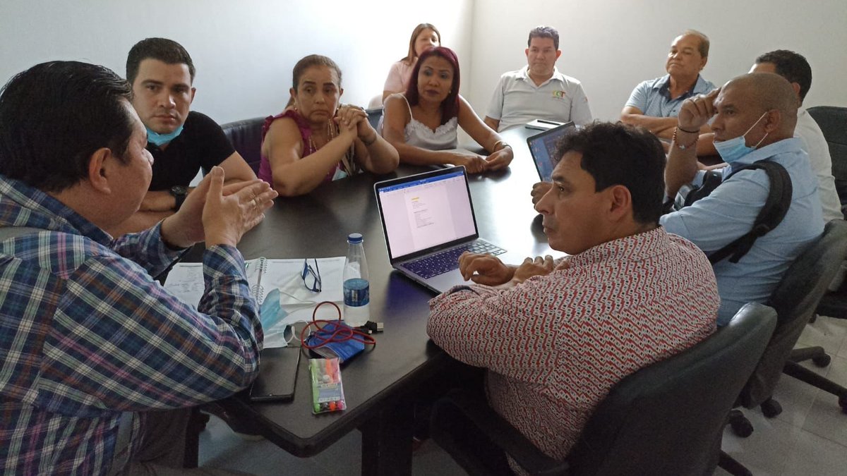 CGTCol's tweet photo. #CGTinforma🎙️ #Valledupar🪗

En la visita al departamento del #Cesar junto a miembros  de la Mesa Ejecutiva de la CGT, el compañero Percy Oyola Palomá @poyolap, sostuvo reuniones con los directores de @SENAComunica Cesar, @comfacesar y @fenalcocesar. https://t.co/ztKG6iVanB
