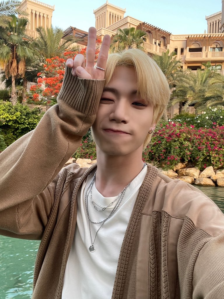 WUZO_BLITZERS's tweet photo. [📷][#CHRIS_RAID]
I'm looking for you in Dubai
 
#BLITZERS #블리처스 #CHRIS #크리스 https://t.co/VnBIRNg0Qs