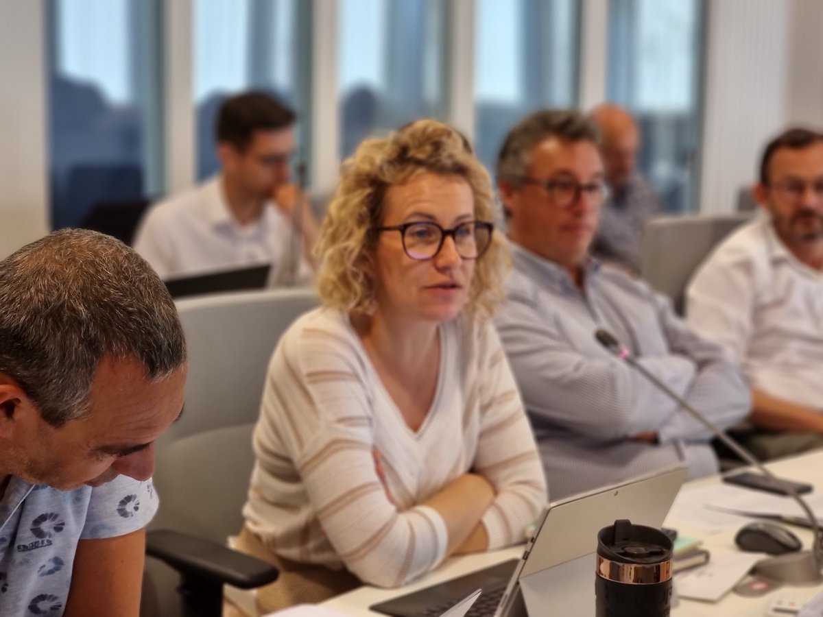 Nombreuses interventions <a href="/GrenobleMTPS/">GrenobleAlpesMétropole-MTPS</a> pendant les 3 heures de débat en conseil <a href="/GrenobleAlpes/">Grenoble Alpes Métropole</a>  lors du vœu sur le #burkini  voté après avoir été amendé pour demander l'abrogation de la délibération de <a href="/VilledeGrenoble/">Ville de Grenoble</a> et celle du Bois Français <a href="/laurentTHOVISTE/">Laurent THOVISTE Fontaine</a> <a href="/EmilieCChalas/">Emilie CHALAS</a>