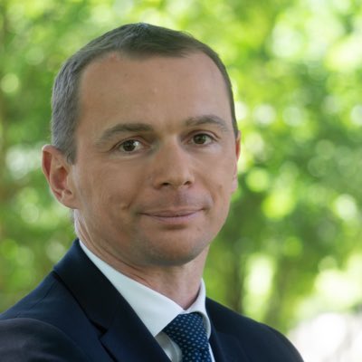 Pleinement aux côtés d’<a href="/olivierdussopt/">Olivier Dussopt</a>. Avoir en charge le #Travail, le plein #emploi, l’#insertion c’est répondre aux préoccupations ardentes des Français. C’est un homme de dialogue et de concertation qui prolonge la mission si bien assumée par <a href="/Elisabeth_Borne/">Élisabeth BORNE</a>