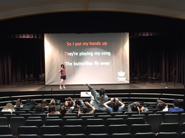 GanandaRACHS's tweet photo. The PROUD team kept the high school BUSY this morning with tons of school-wide activities! 
Pictured here: Four Square, Karaoke, Sidewalk Chalk, Window Painting (2 of 2)
#GanandaProud @WeAreGananda https://t.co/9E0yDcKSiK