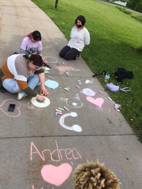 GanandaRACHS's tweet photo. The PROUD team kept the high school BUSY this morning with tons of school-wide activities! 
Pictured here: Four Square, Karaoke, Sidewalk Chalk, Window Painting (2 of 2)
#GanandaProud @WeAreGananda https://t.co/9E0yDcKSiK
