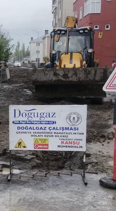 Hemşehrilerimizin daha modern ve konforlu bir yaşama sahip olmaları için ilçemize doğalgaz getirme projesinde son aşamalara geldik ve ilçe merkezinde çalışmalara başlandı. 
Bu konudaki emekleri için Cumhurbaşkanımız Sn. <a href="/RTErdogan/">Recep Tayyip Erdoğan</a> ’a, Enerji Bakanımız Sn.<a href="/fatih_donmez/">Fatih Dönmez</a> ’e +