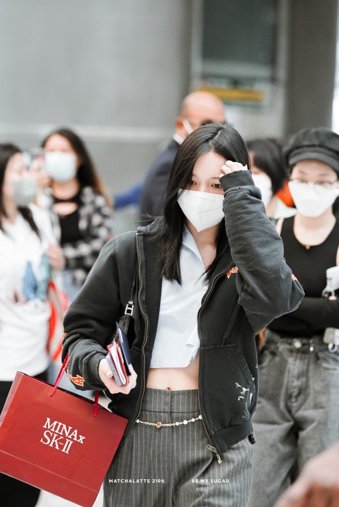 matchalatte2196's tweet photo. 220520 jfk airport 

♡︎♡︎ safe flight ♡︎♡︎

#MINA #미나 #TWICE https://t.co/1eNIHa72fi