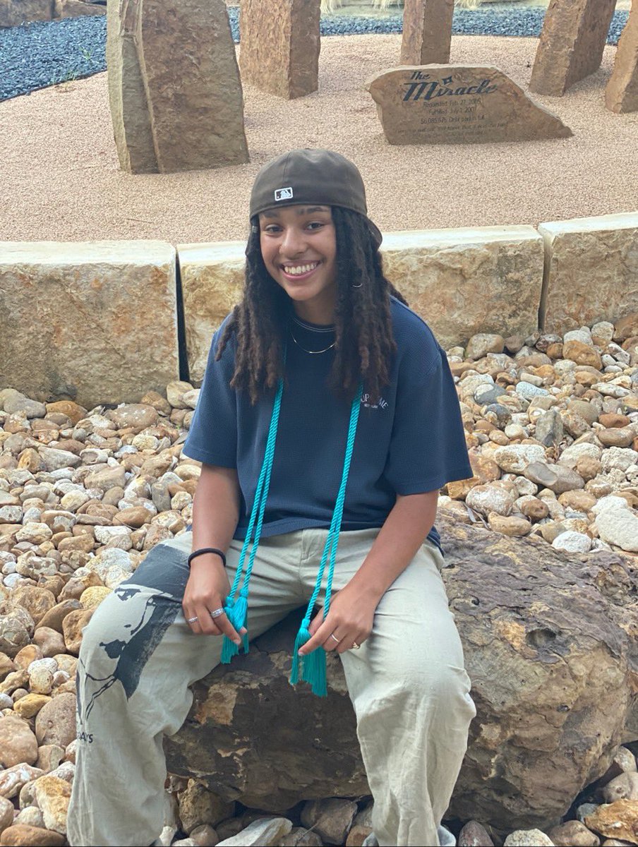 BCTEA_Design's tweet photo. Congrats to graduating senior, Jenelle Butler on receiving her CTE cords in Architecture!! She is Revit user certified and participated in the ACE mentorship program. Best of luck in your creative future!! #hebisd #buingerCTE #design @hebisd https://t.co/Bibo4vkIbX