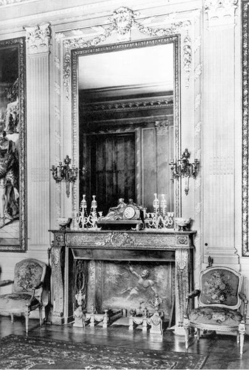 SPPEF's tweet photo. Cher @christiesparis, merci de préciser que le nécessaire à cheminée de votre vente #Givenchy https://t.co/2ltE0ZkZoL est classé au titre des #MonumentsHistoriques et donc inexportable ! Il provient du grand salon du château de @larocheguyon et doit y retourner ! Cc @MinistereCC https://t.co/LXY5kIgeLR