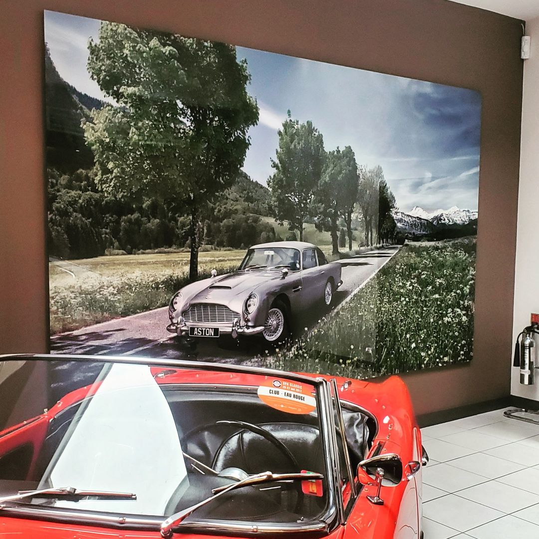 Limited100HQ's tweet image. In a recent client order, HeritageClassic.co.uk selected edition 100/100 of '#AstonMartinDB5 in Switzerland' by @Ambient_life, available exclusively at Limited100.co.uk/products/aston…