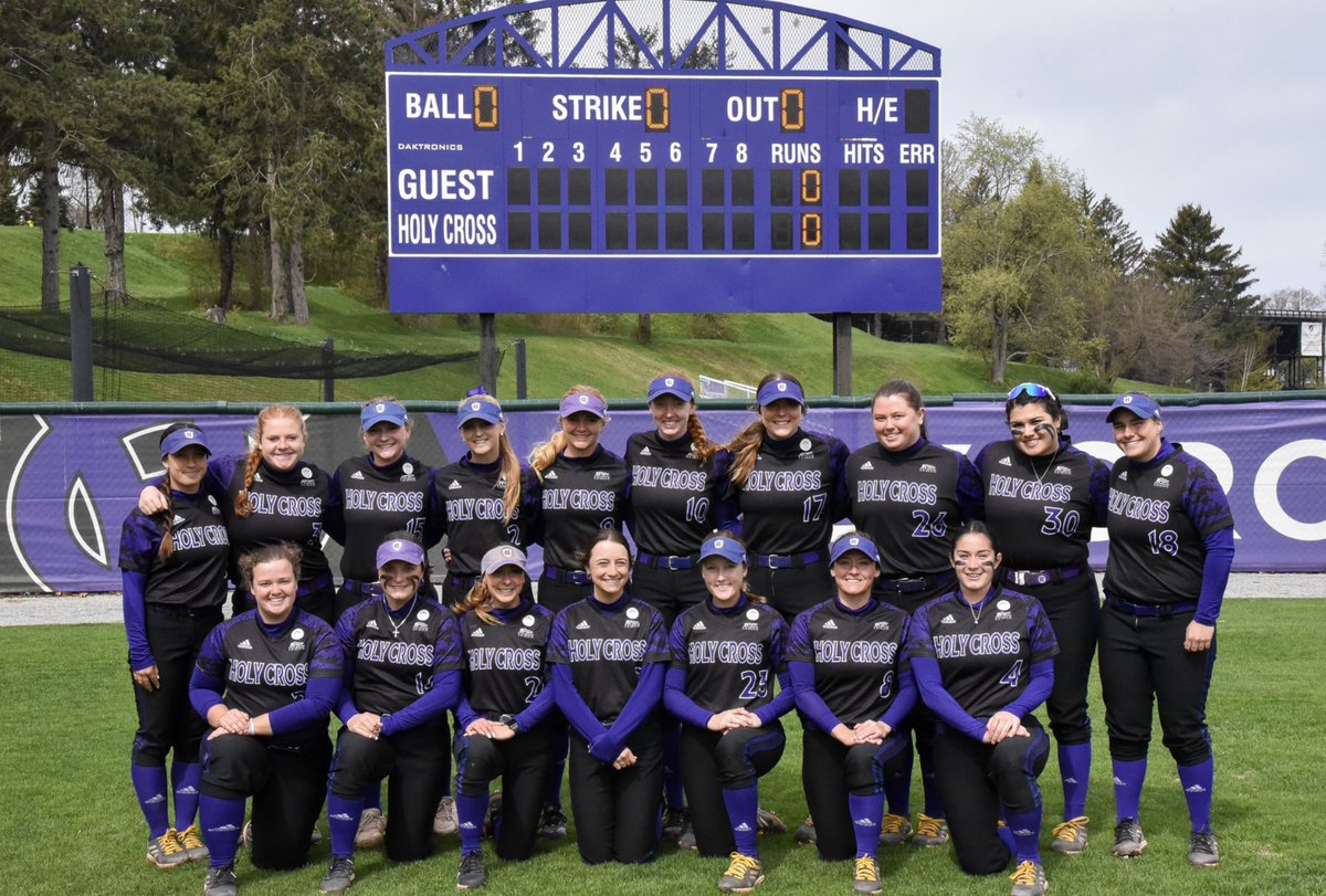 The #1️⃣ reason you should donate to Holy Cross Softball is because this group came so far this season and the future for your favorite Crusaders is bright! #crusaderstogether #gocrossgo 
givecampus.com/pyhlz4
