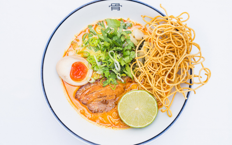 When @tonkotsulondon team up with <a href="/anglothaiwine/">A N G L O T H A I</a> you know it's gonna bang ow.ly/ypxE50Jb7Yg