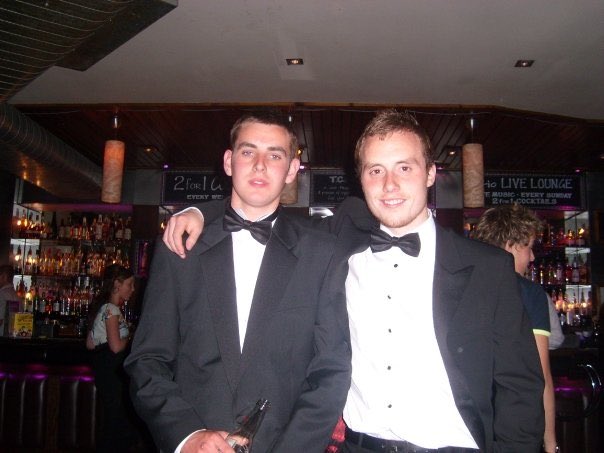ryangolding_'s tweet photo. 19 years today I started as an apprentice with @jbooth2013 after @paul_pburgess letting me on work experience! 10 stone, no hair &amp; top memories later at our great club working with some top people. Now @leedsrhinos v @WTrinityRL tonight after Women’s 1st team v @Giantsrl 🌱 https://t.co/yM8uhiHmIX