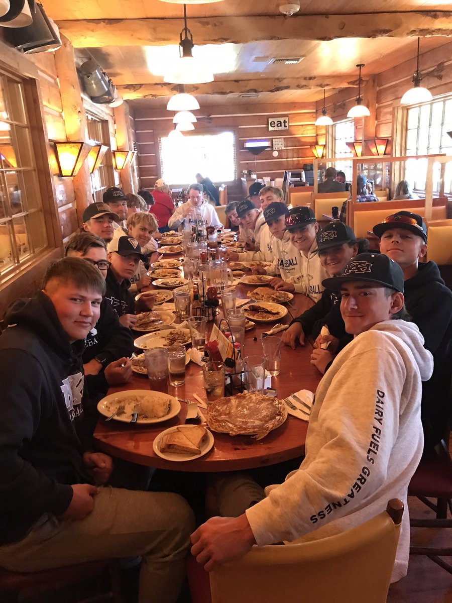 Got to feed the 🦍🦍🦍