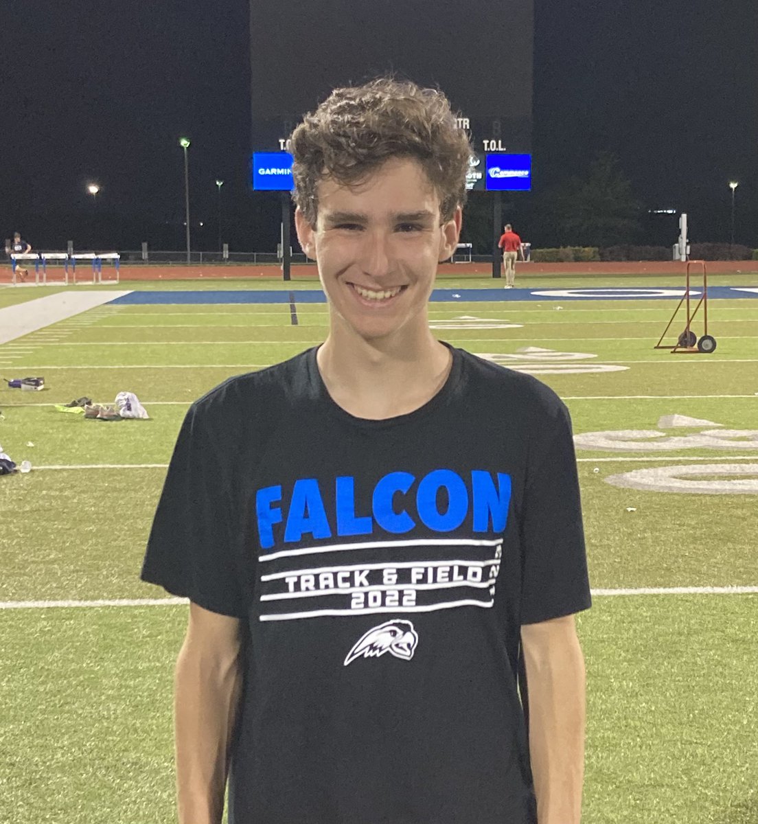 OSXCFalcons's tweet photo. 🚨REGIONAL CHAMP ALERT 🚨 

BOYS 3200

Tyler Burns continued his breakout junior season with a victory in the 3200🥇 After a slow first mile, T-Burns pushed the pace and came away with the title and a new PR of 9:38! 

He will be joined at State in the 3200 by Matthew Tolman 🥉 https://t.co/gwqhbi5Fpv