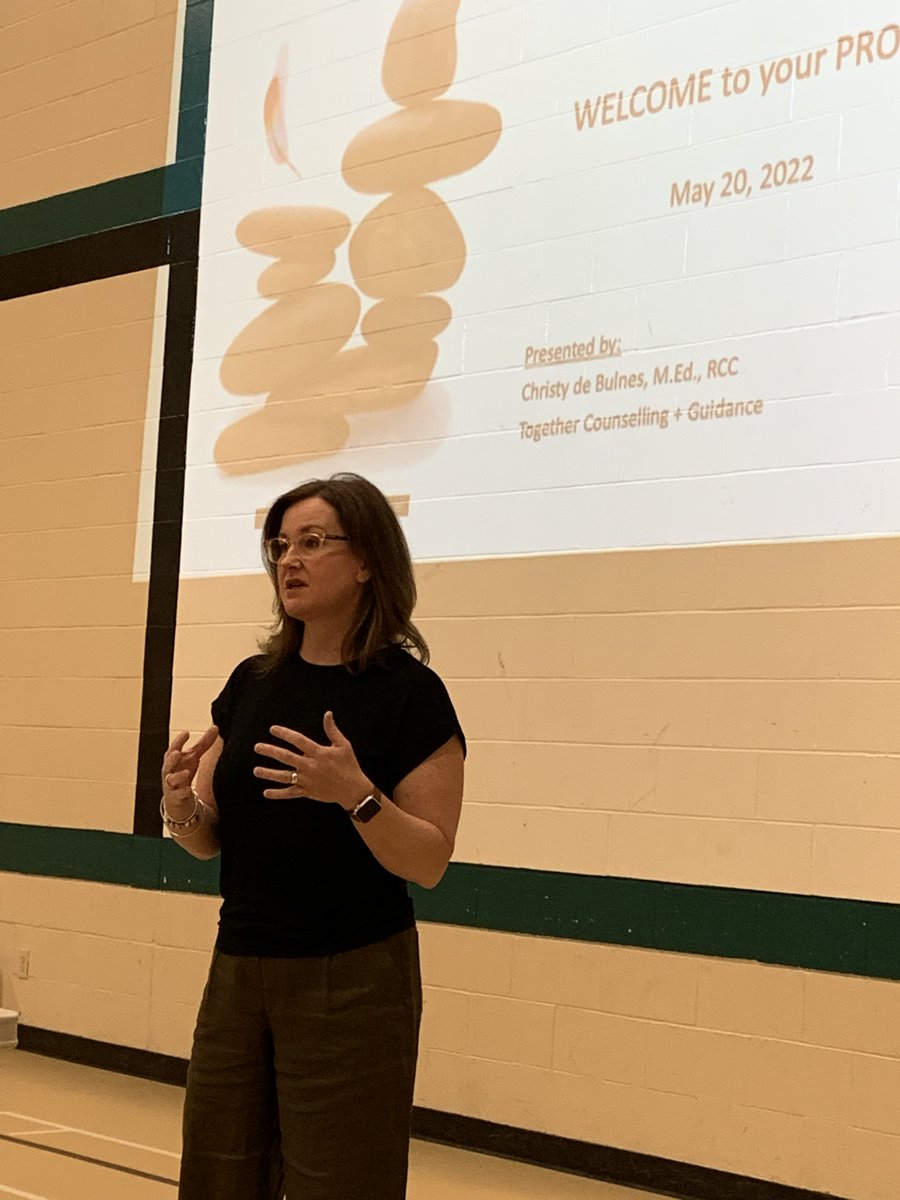 MeadowsMustangs's tweet photo. So great to be learning and working with Christy de Bulnes of @togethercnsllng and learning more about Wellness! https://t.co/usu6pDZTQD