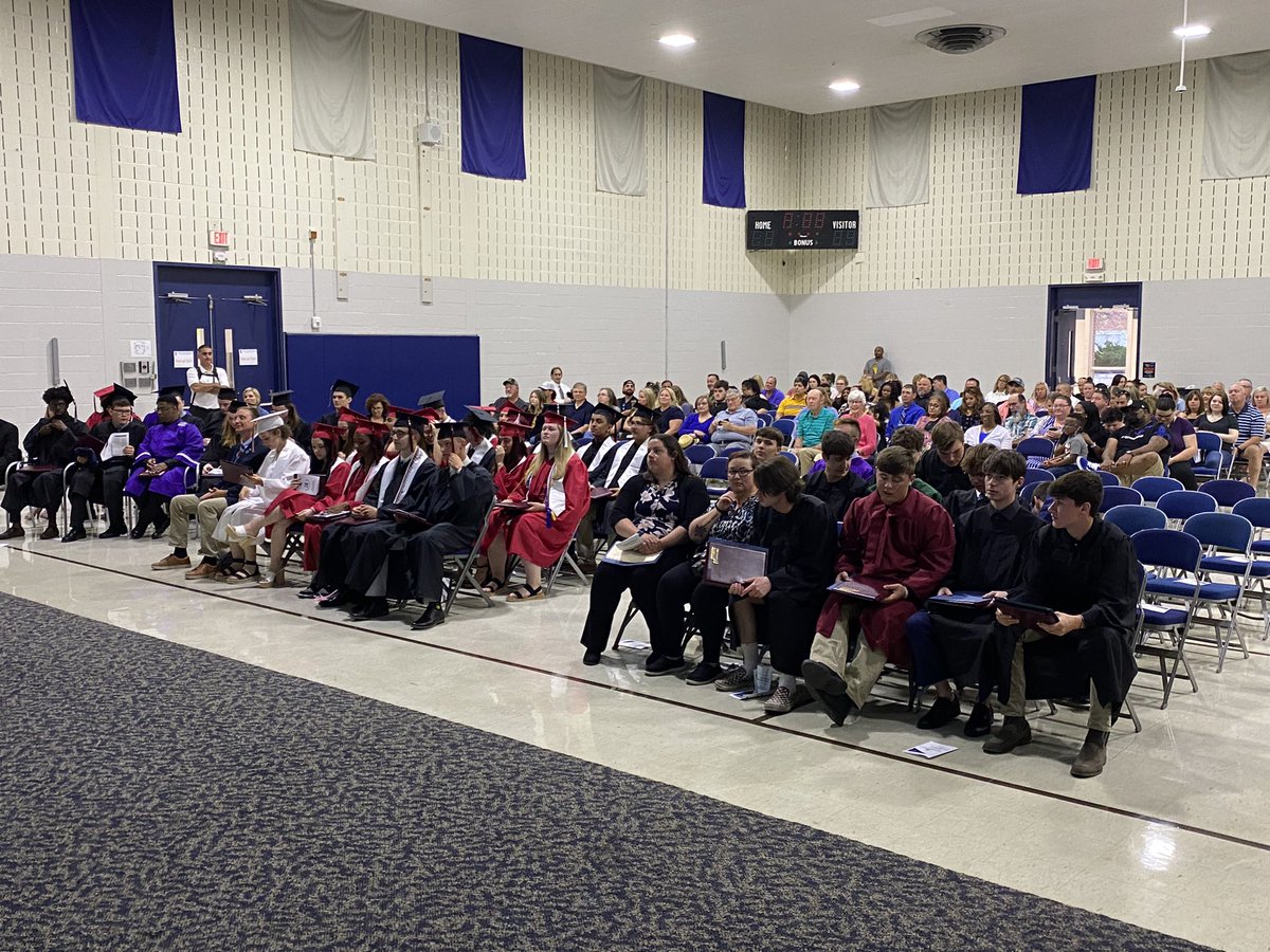 KimMiller_Learn's tweet photo. What a great week!  We celebrated our graduating seniors from ECC, FCC and our Satellite programs. So proud of these students who found their next E @EFCTS #YourFutureOurFocus #Classof2022 https://t.co/PuGLLONjsK
