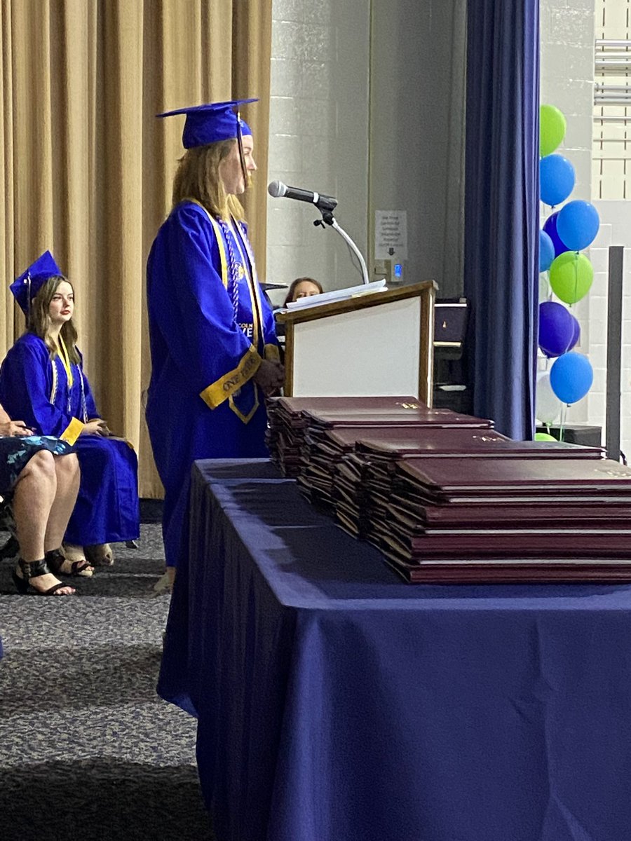 KimMiller_Learn's tweet photo. What a great week!  We celebrated our graduating seniors from ECC, FCC and our Satellite programs. So proud of these students who found their next E @EFCTS #YourFutureOurFocus #Classof2022 https://t.co/PuGLLONjsK