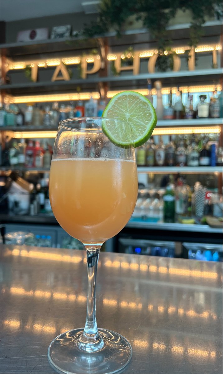 THshoreham's tweet photo. We're in the F&B business, this weekend it's all about the "B (Beverages)"...delicious Gins, perfectly cellared Beers & of course Cocktails #shorehamindependenttraders #taphousemussels #taphouseshoreham #taphouseburgers #pubsmatter #loveshoreham #ginbars https://t.co/lFgXH4YeLv
