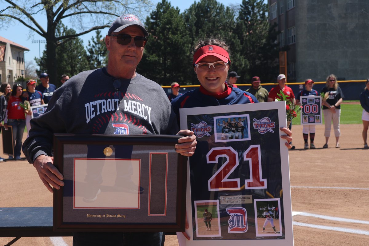 DetroitTitansSB's tweet photo. Champion And Triumph, Mortensen Showcases Titan Toughness #DetroitsCollegeTeam ⚔️🥎💪💜

🔗 https://t.co/h3zU2pKeOC https://t.co/uA6DB1vgf6