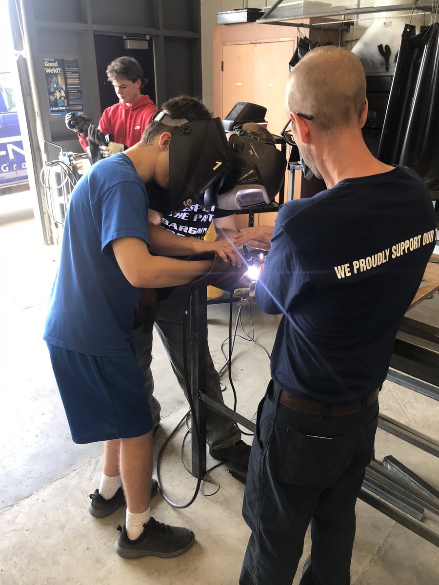 Mr_Huber's tweet photo. DCVI welcomes Mike from @TriMachInc for a day of TOG welding demos and trading for Grade 11/12 students. Thanks Mike we all had fun. #amdsboyap #amdsbSHSM https://t.co/GanvVm717A