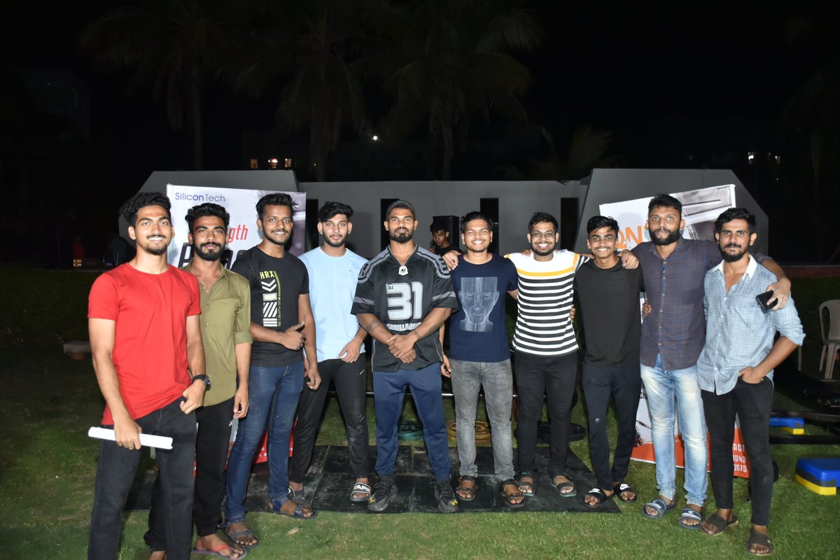 Silicontech_bbs's tweet photo. The audience excitedly watched as a huge number of students actively participated to emerge fitter than others.
#silicontech #sitbbs #sitbhubaneswar #fitness #health #healthylifestyle
@qnts_fitness https://t.co/44Mm6yQddT