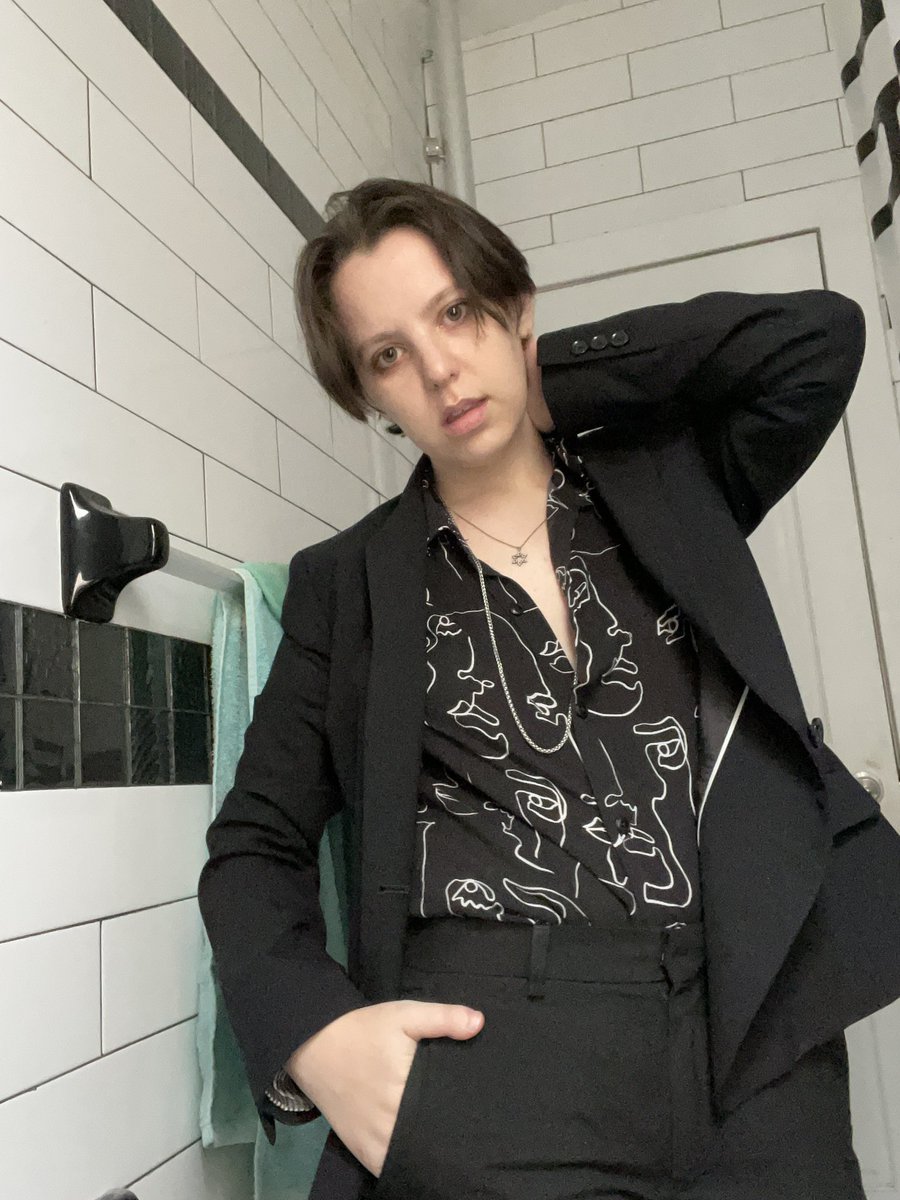 hellyeahelio's tweet photo. did somebody say formal #FoolsFriday ?? once again i was indecisive about what to wear so you just get two slightly different looks https://t.co/rgtVravEPM