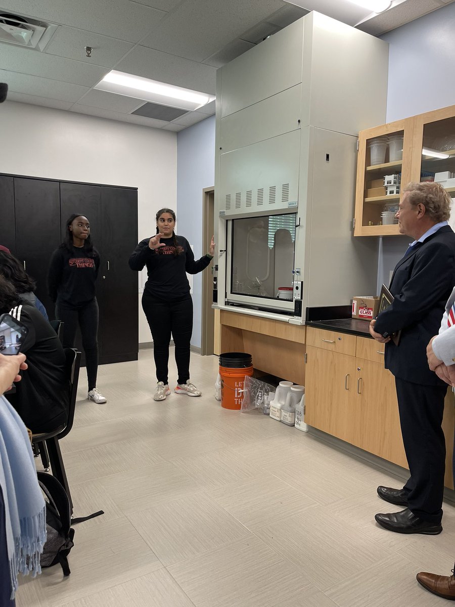 What a morning for a celebration 🎉

Thank you <a href="/_Ewika/">Erika</a> &amp; <a href="/SSTmaincampus/">SST San Antonio</a> for inviting me to the ribbon cutting ceremony today!

I learned more about SST, their approach to curriculum, &amp; even got a tour of the new campus. The students at SST are doing some amazing things! #stem