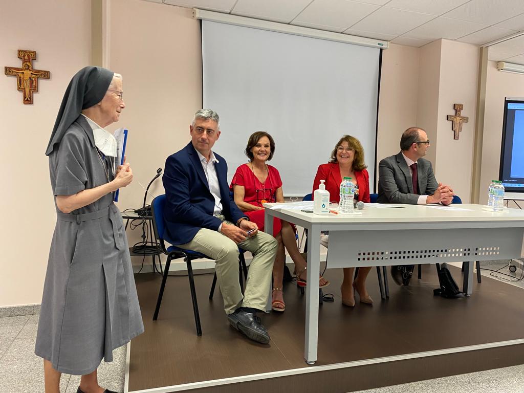 Reunión de trabajo en la Asamblea de Escuelas Católicas de Murcia. Luchando juntos por la libertad y la calidad de la enseñanza que un objetivo común.