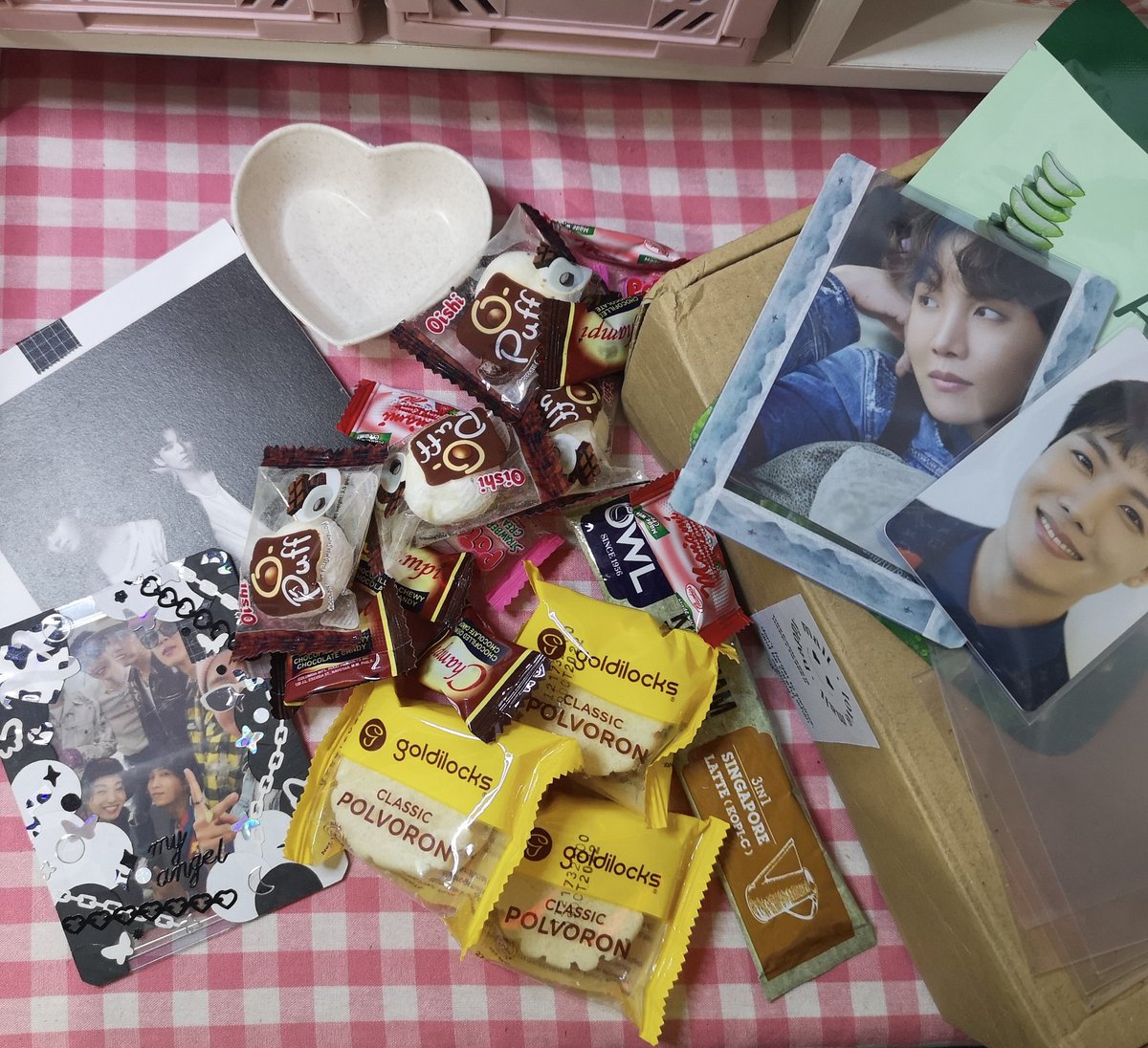 tkhauls's tweet photo. π #tkhmails π
si sooh8 naman grabe magpakilig hindi pa naman ako ready ?!?!? π thank you so much sooh8 my luv my maacm na baby for these super poging jk pcs huhu super luv the quality n thank you sa care package w free hobi pcs ?!?! i love you po so much ππ«Άπ»
π #ntsproofs https://t.co/5qaCQAaPWU