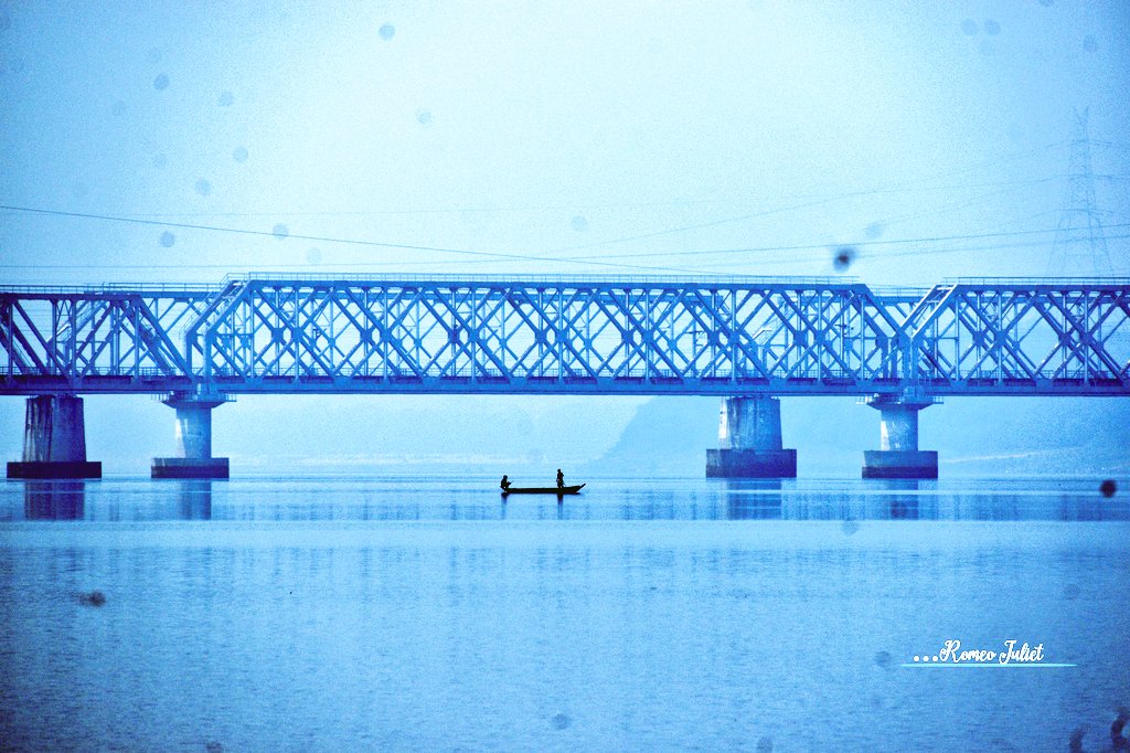 ranjit_dhira's tweet photo. Sense of an unbalanced lens.
ଯା'ରେ ଭାସି ଭାସିଯା, ନୌକା ମୋର ଭାସିଯା।
ମହାନଦୀର ନୀଳ ଢେଉରେ, ନାଚି ନାଚି ତୁ ଭାସିଯା।
#ମହାନଦୀ #କଟକ https://t.co/wGTNc45p48