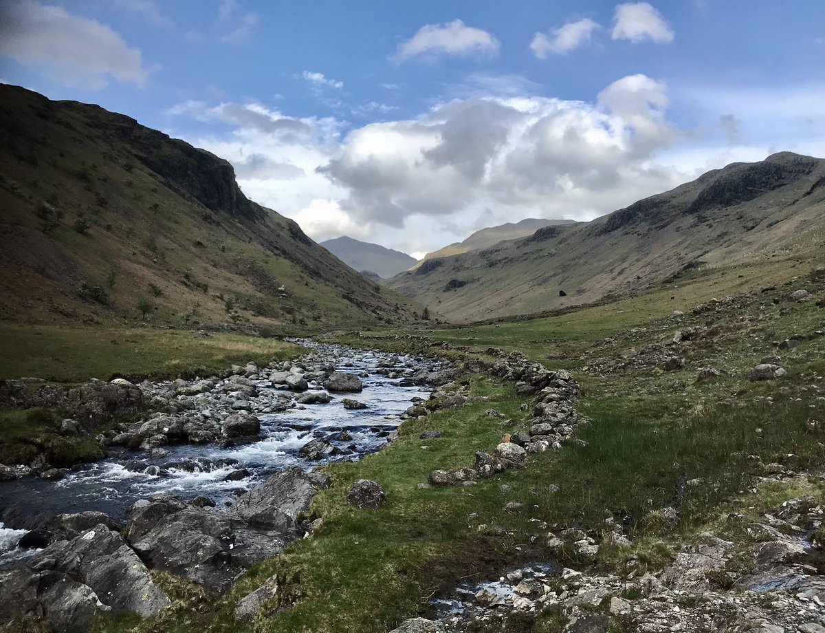 rickcotterill's tweet photo. @winterfoldhs Year 7 some of the stunning landscape and fantastic weather we have enjoyed this week https://t.co/sxx8nIKnkK