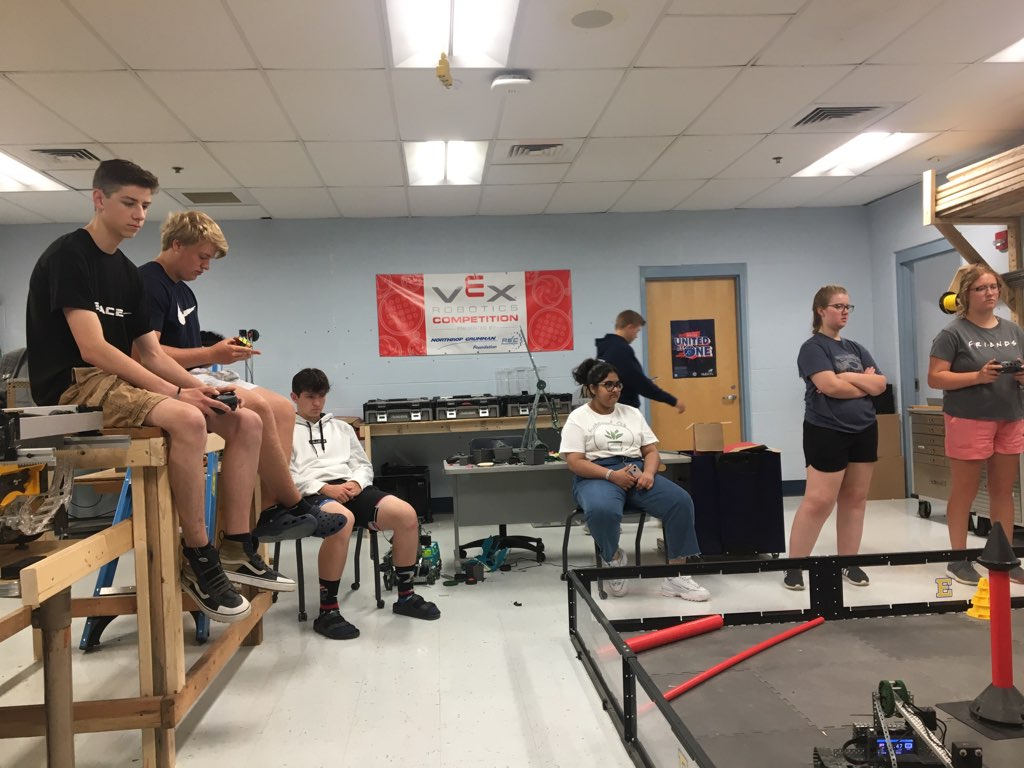 EisWorkforce's tweet photo. In Mrs. Mills' Engineering 2 (1st period class), the Vex Championship goes to the Stegosaurus team (girl’s). They beat Fred’s team 90-71. #girlsruletheworld @Hogue_Mills https://t.co/4WyMMNn2ap