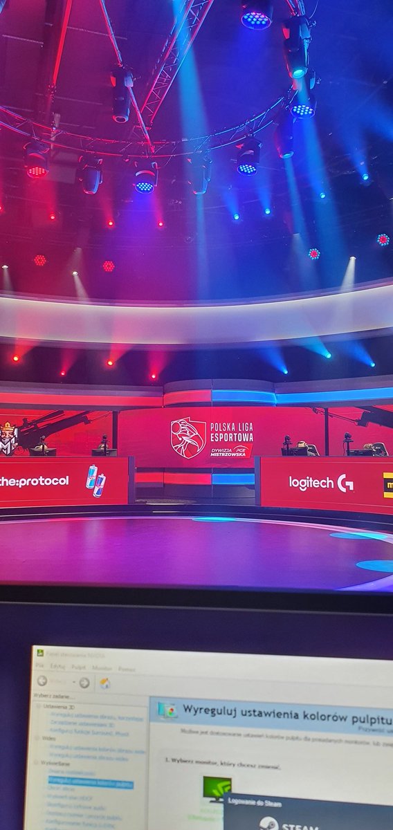 Crityourface tweet media