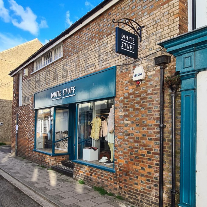 ellissigns's tweet photo. We love how this eye-catching this @whitestuff store looks with it's new signage by #teamellis ๐
.
.
.
.
.
#signage #signs #signmaker #signsuk #signshop #signagesupplier #signgeeks #igsigns #signcollective #signagesolutions #signagemanufacturer #shopfronts #whitestuffuk https://t.co/zyFSQAkHmN
