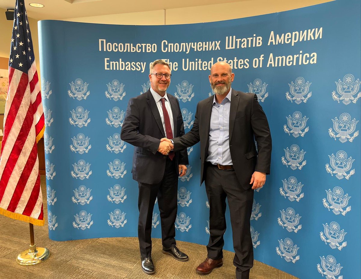 Terrific meeting with ⁦<a href="/USAIDUkraine/">USAID Ukraine</a>⁩ Director Jim Hope in #Kyiv. The commitment of the USA to #Ukraine &amp; <a href="/WFP/">World Food Programme</a> is awesome. We reemphasized that WFP will only be here for as long as we are needed, to restore &amp; enhance existing capacity, with the support of our largest donor.