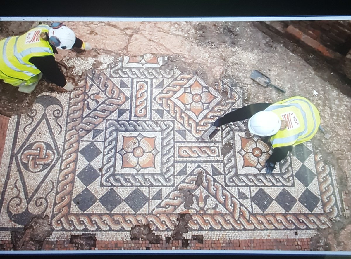 Love a bit of Roman mosaic... especially in the modern heart of London. Lecture Yesterday <a href="/LondonArchaeo/">London Archaeologist</a>