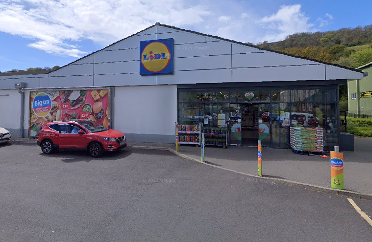 ShopLocalRisca's tweet photo. Come visit Lidl that is located in Risca to receive a 10% off from their already low prices but be quick the offer only lasts until the end of today
#Lidl 
#risca
#shopping https://t.co/PZbzdjmtXJ
