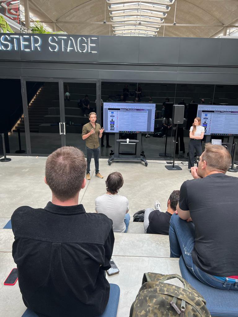 Aaron Baylo tweet media