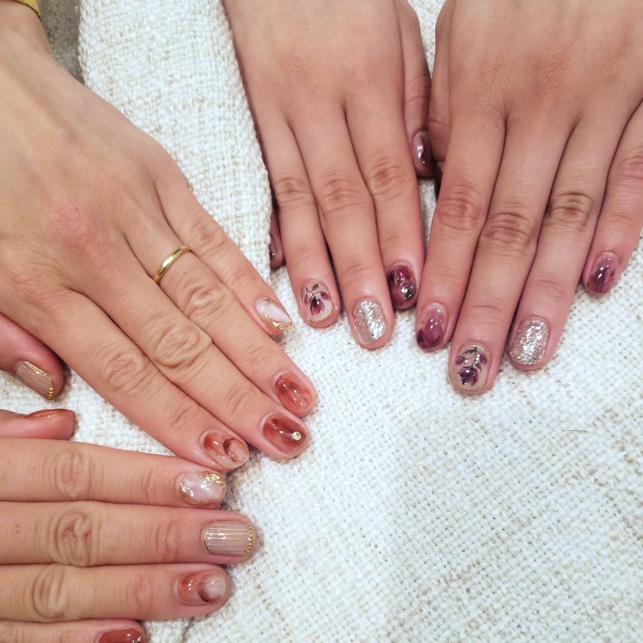 Mslash Nail School 横浜で人気ネイリスト 講師紹介 江澤桃子 M Slash センター南 1 大人可愛い 2 ニュアンスデザイン 3 オフィスで ネイル ジェルネイル おしゃれ ネイルデザイン かわいい 可愛い ニュアンスネイル 大人ネイル