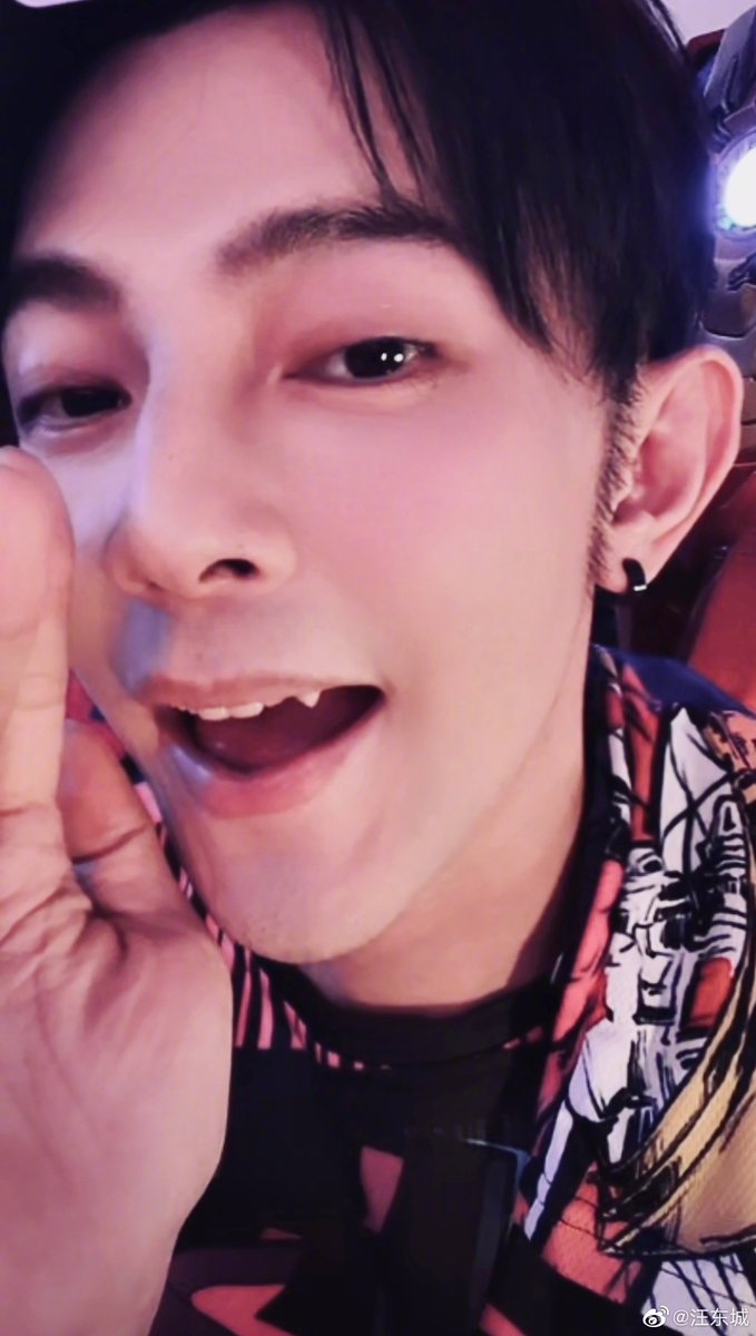 jiroupdates's tweet photo. on this day i want to say one thing:  happy 520! https://t.co/bYJMYWRcHn