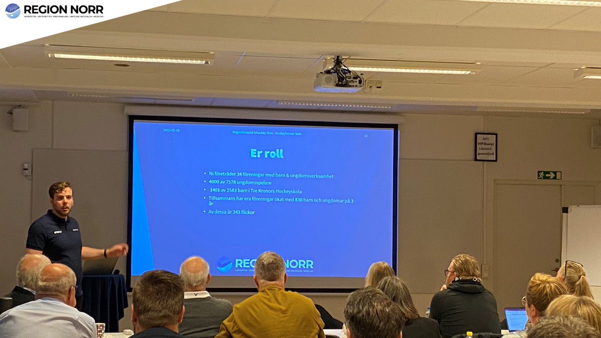 RegionNorr's tweet photo. Igår arrangerade vi en anläggningskonferens i Umeå. Under dagen diskuterade vi förutsättningar, möjligheter till samverkan och höjde kunskapen kring att bygga en optimal ishall, strategier för att bygga och regelverk runt våra anläggningar. 

Vi vill tacka alla deltagare! https://t.co/cmHNkZQ3r3