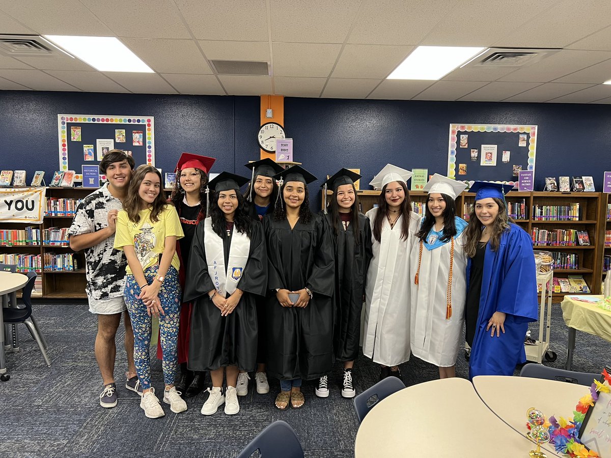 counselorproa's tweet photo. Exciting senior walk this morning @NISDHowsman. Thank you @HowsmanGuidance and @HowsmanLibrary for treating us well and a trip down memory lane for seniors and staff https://t.co/tYg0wI5TMp